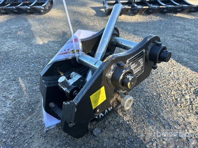 2025 Hongwing Excavator Coupler - Fits Kubota KX61-3 (Unused)