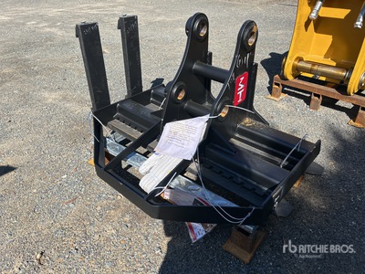 2025 Hongwing 1400 mm Excavator Forks - Fits Hitachi EX135 (Unused)