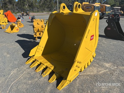 2025 Hongwing 1300 mm Digging Excavator Bucket - Fits Komatsu PC300 (Unused)