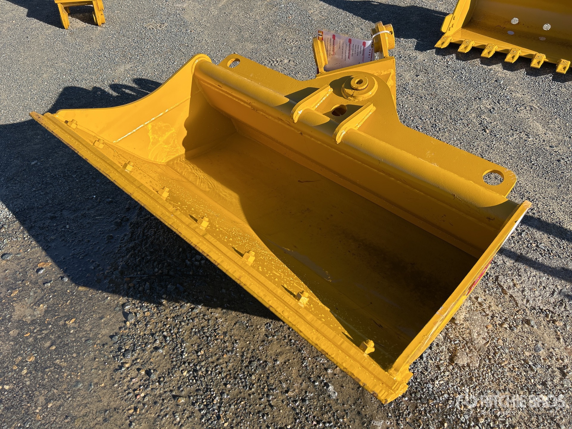 2025 Hongwing 1200 mm Hydraulic Tilting Excavator Bucket - Fits Cat 306 (Unused)