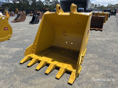 2025 Hongwing 1400 mm Digging Excavator Bucket - Fits PC300 (Unused)