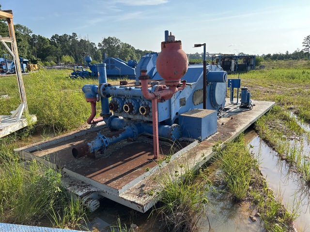 2010 LZHT F-1300 Mud Pump