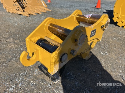 2025 Hongwing Excavator Coupler - Fits CAT 320 (Unused)