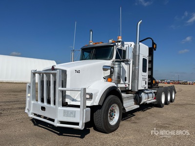 2015 Kenworth T800 8x6 Tri/A Sleeper Truck Tractor