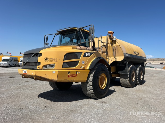 2011 Volvo A40F 8000 gal 6x6 Articulated Water Truck | Ritchie Bros ...