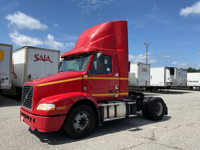 2015 Volvo VNM 4x2 S/A Day Cab Truck Tractor