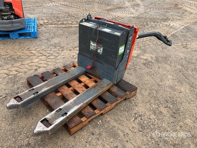 Toyota 8HBW23 4500 lb Electric Pallet Jack (Inoperable)