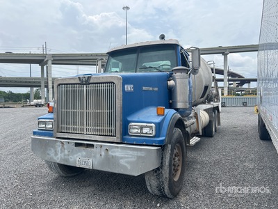 2001 Western Star 4900 SA 6x4 Mixer Truck