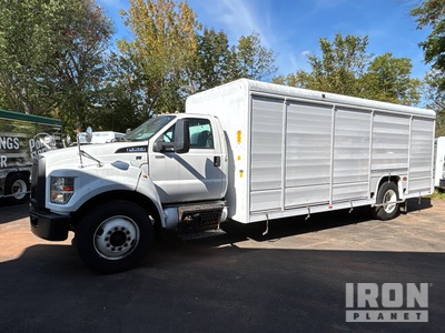 2017 Ford F-750 4x2 10 Bay Beverage Truck