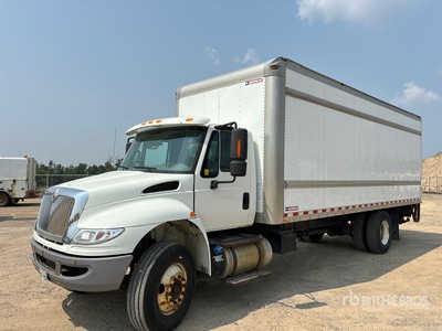 2015 International 4300 4x2 Gesloten vrachtwagen