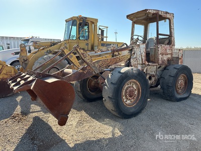1983 Cat 910 Wheel Loader (Inoperable)