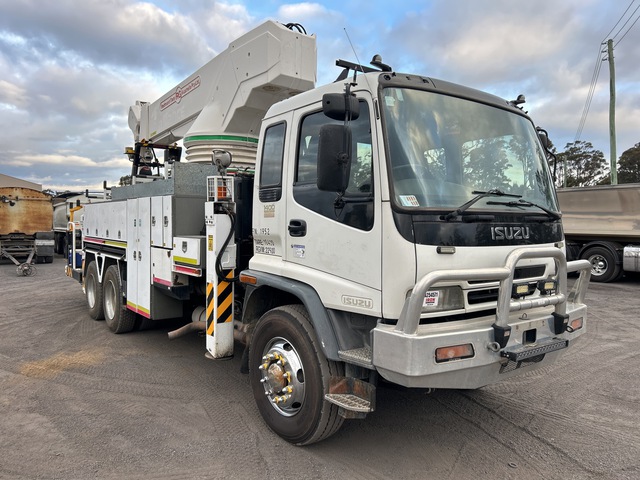 2004 Isuzu FVZ 1400 6x4 w/ 2005 Redmond Gary TF17M 17 m Bucket Truck