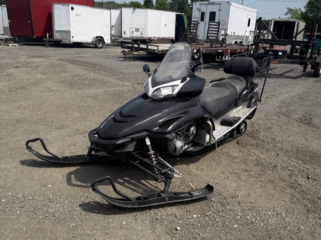 2008 Yamaha RS Venture Snowmobile (Inoperable)