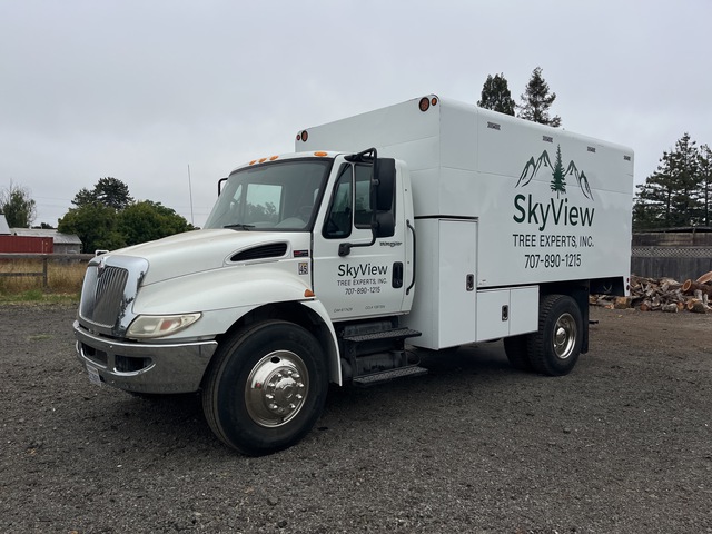 2014 International 4300 4x2 Chipper Truck