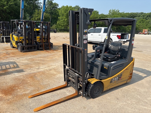 2019 Cat 2ET3000 2860 lb Electric Forklift