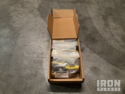 (8) Parker Fluid System Connectors XV501P-12 Stop-Check Valves