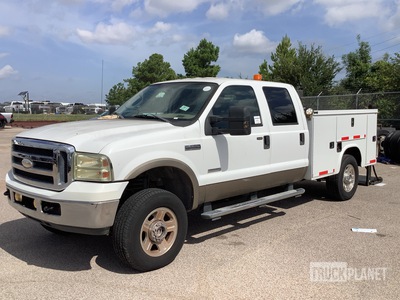 2006 Ford F350 Super Duty Crew Lariat 4x4 Crew Cab Utility Truck