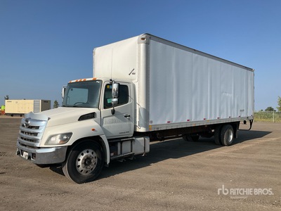 2015 Hino 338 4x2 Van Truck