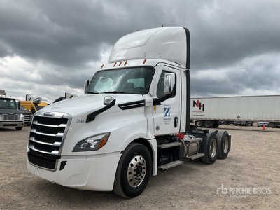 2021 Freightliner Cascadia 126 6x4 Day Cab Truck Tractor