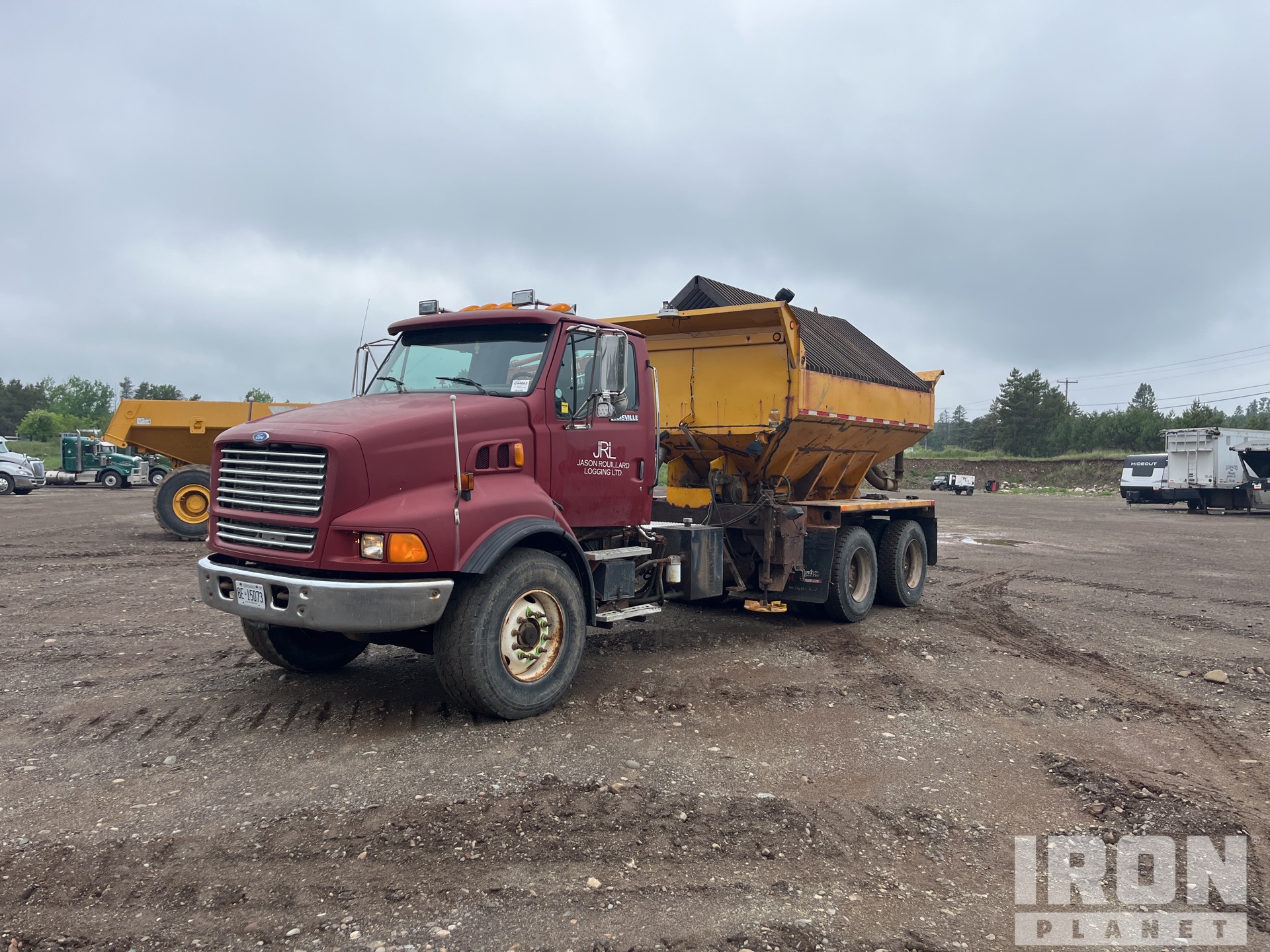 1997 Ford LTS 9000 6x4 Spreader Truck