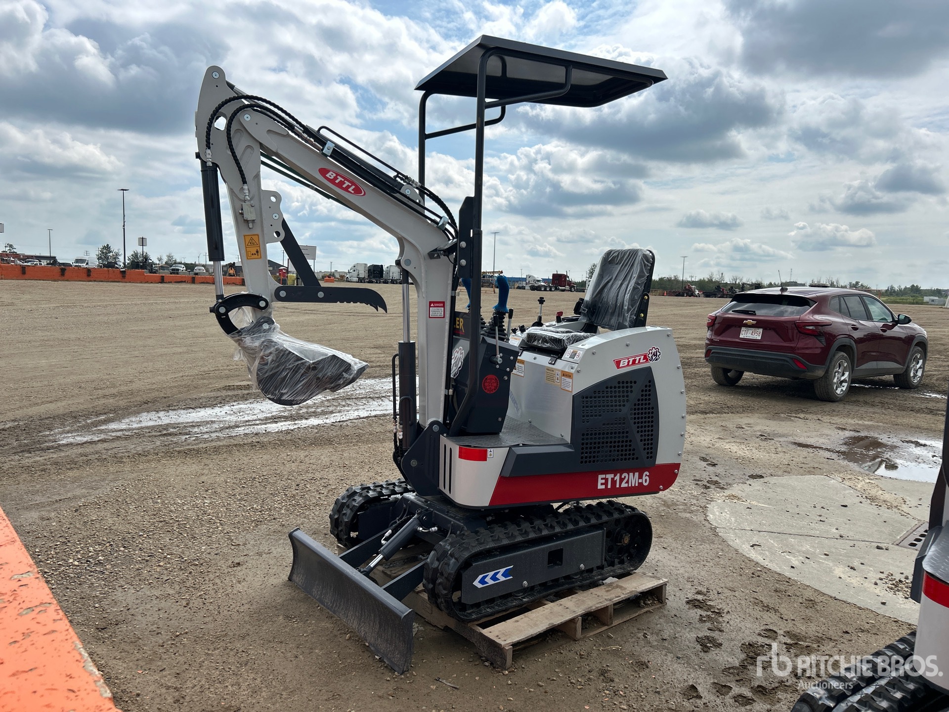 2025 Mini Excavator (Unused)