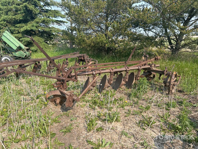 John Deere 4 Bottom Disc Plow | Ritchie Bros. Auctioneers