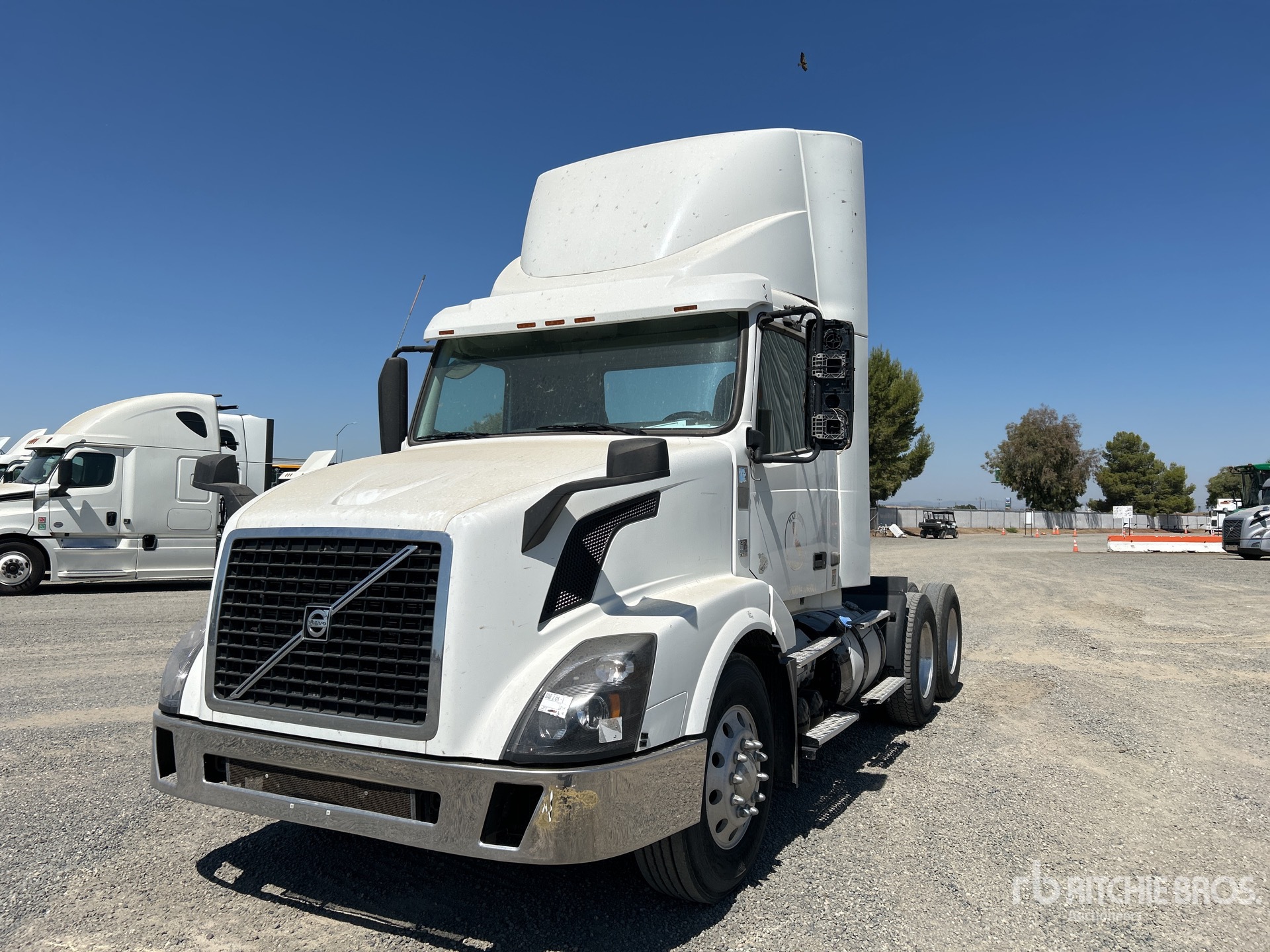 2016 Volvo VNL300 6x4 T/A Day Cab Truck Tractor