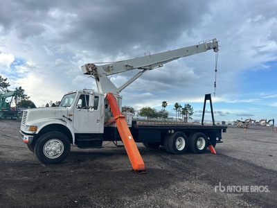 Terex TC-2863 28800 lb Straight Boom on 1991 International 4900 6x4 Boom Truck