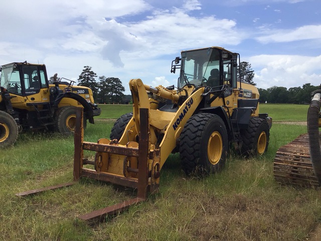 2019 Komatsu WA320-8