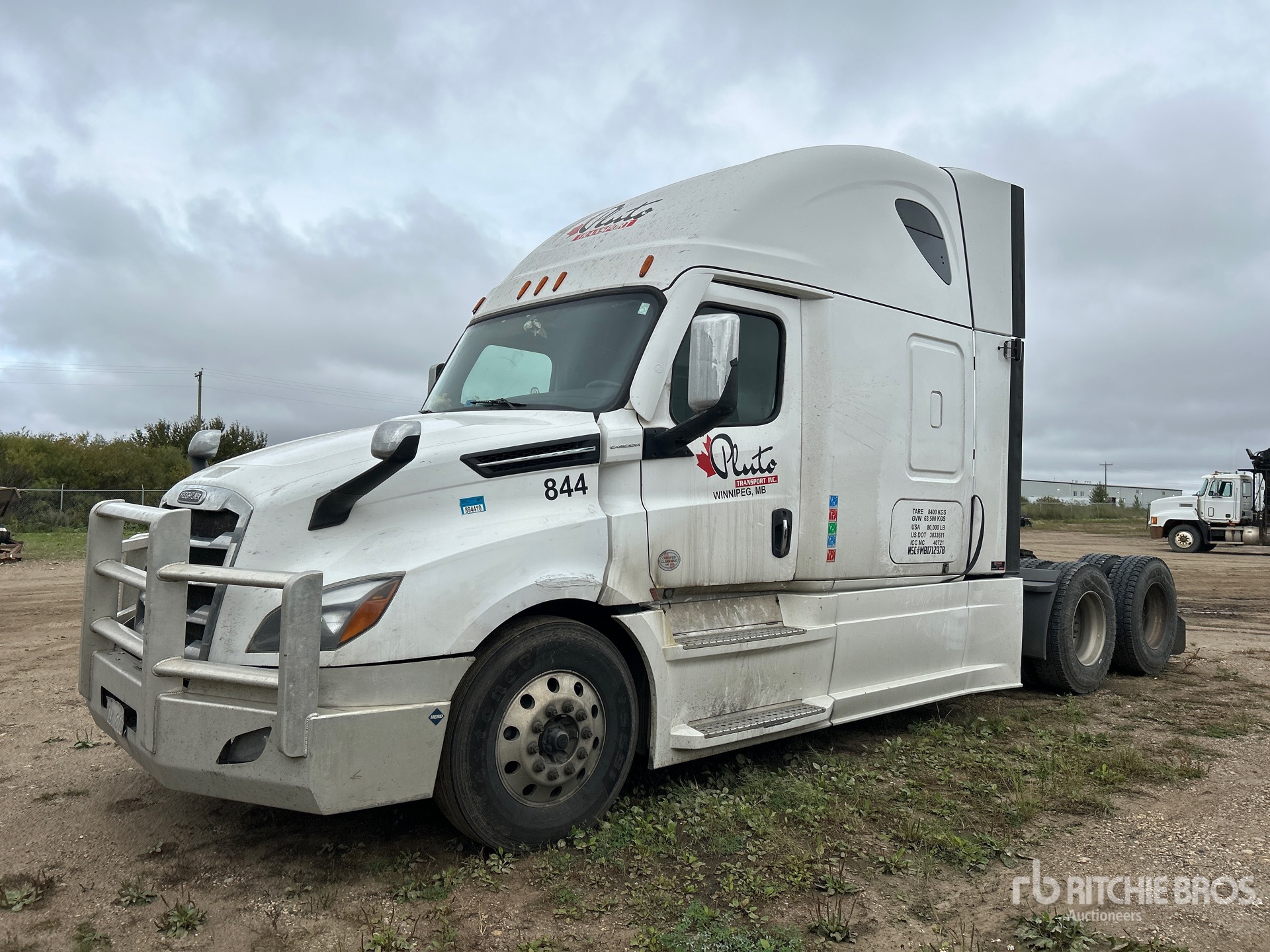 2022 Freightliner Cascadia 126 6x4 T/A Sleeper Truck Tractor