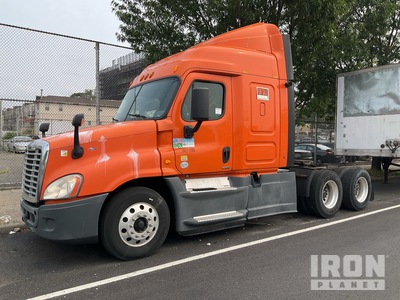 2014 Freightliner Cascadia 125 6x2 T/A Sleeper Truck Tractor