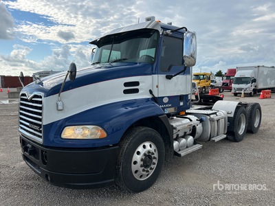 2013 Mack CXU613 6x4 Cabeza Tractora Cabina Corta