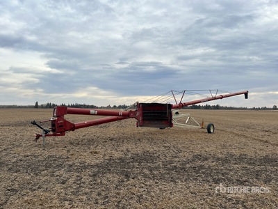 Farm King 1070 10 in x 70 ft Swing Barrena de grano