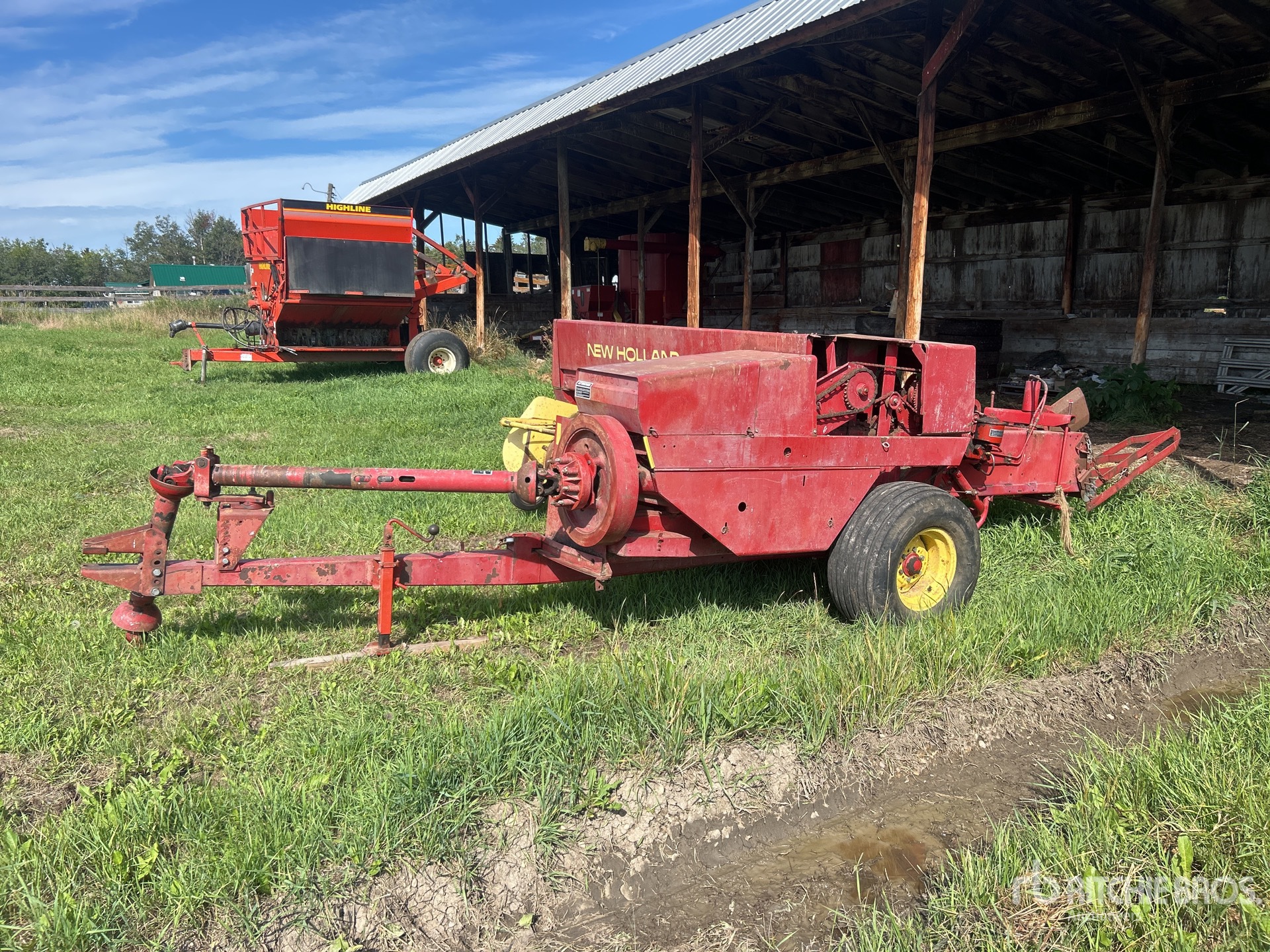 New Holland 320 梱包機