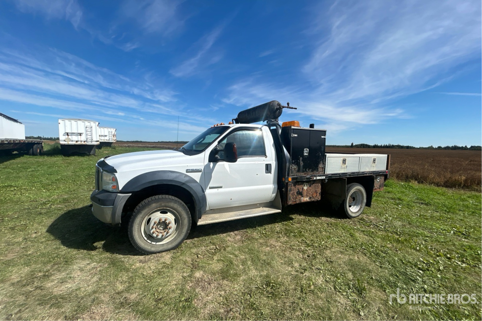 2007 Ford F-550 XLT 4x4 Crew Cab Pickup