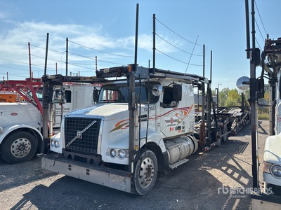2013 Volvo VAH 6x4 Sleeper Camion transporteur de Voitures