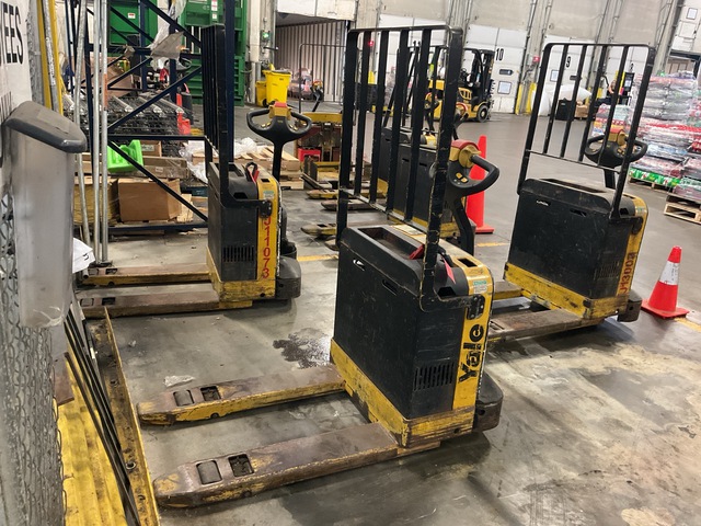 2013 Yale MPB040-EN24T2736 4000 lb Pallet Jack (Inoperable)