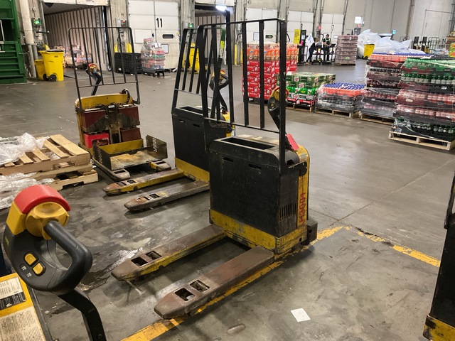 2013 Yale MPB040-EN24T2736 4000 lb Electric Pallet Jack (Inoperable)