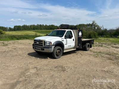2007 Ford F-550 XLT 4x4 Ciężarówka z płaską platformą