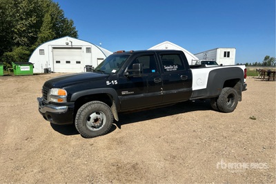 2007 GMC Sierra 3500 SL 4x4 Crew Cab Pickup