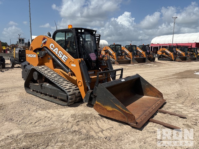 MINI CARGADOR SOBRE ORUGAS 2022 CASE TV620B