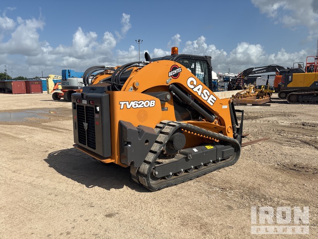 MINI CARGADOR SOBRE ORUGAS 2023 CASE TV620B