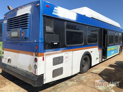 2005 New Flyer Transit Bus