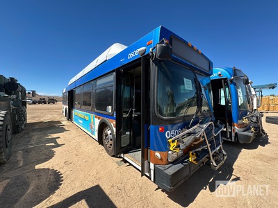 2005 New Flyer Transit Bus