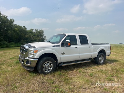 2013 Ford F-350 Lariat 4x4 Crew Cab Pickup