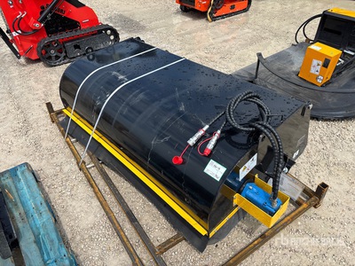 2025 GIYI GY-BS72B 73 in Closed Skid Steer Sweeper (Unused)