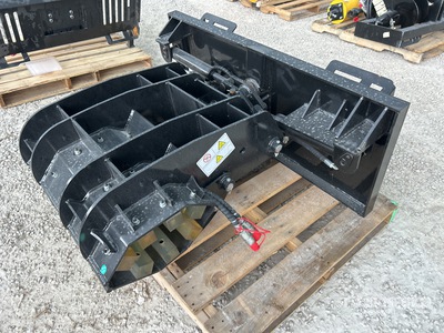 2025 GIYI GY-CG34 33 in Skid Steer Pole Setter Grapple - Fits SKID STEER (Unused)