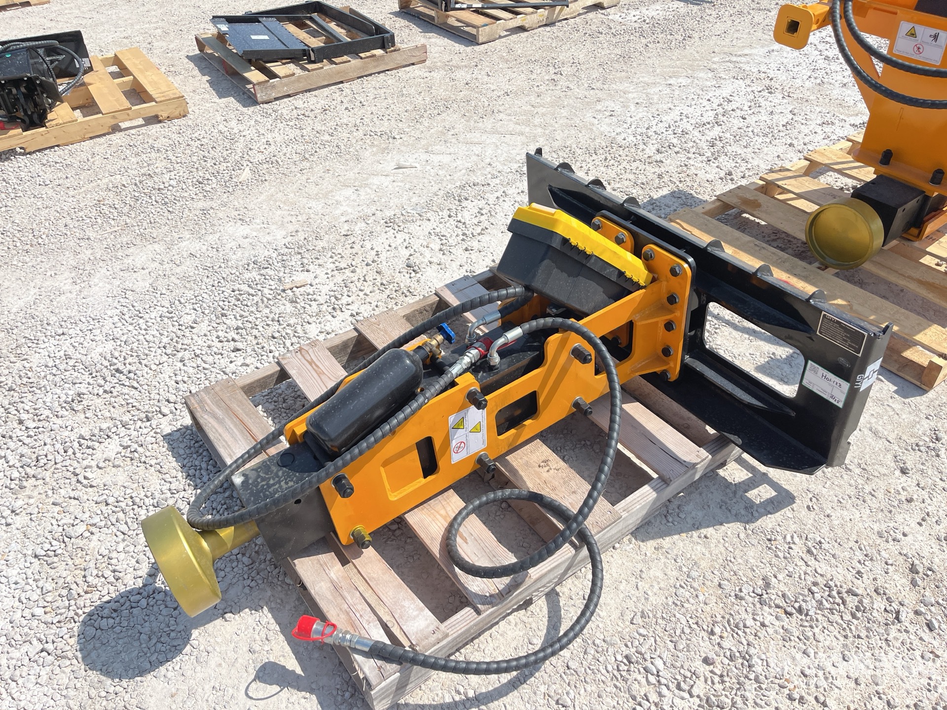 2025 GIYI GY-D680 Skid Steer Post Driver (Unused)