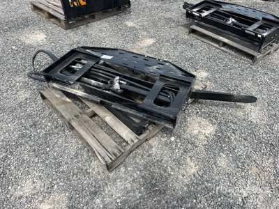 2025 GIYI 60 in Side Shift Skid Steer Forks (Unused)