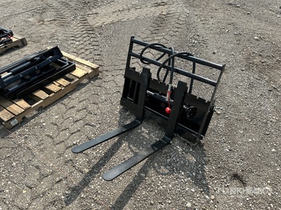 2025 GIYI GY-CYHC 29 in Mini Side Shift Skid Steer Forks (Unused)